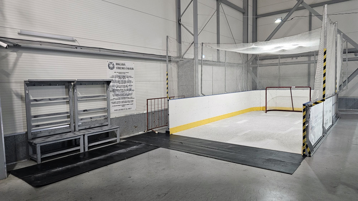 Hokejov&aacute; strelnica &Scaron;akalov