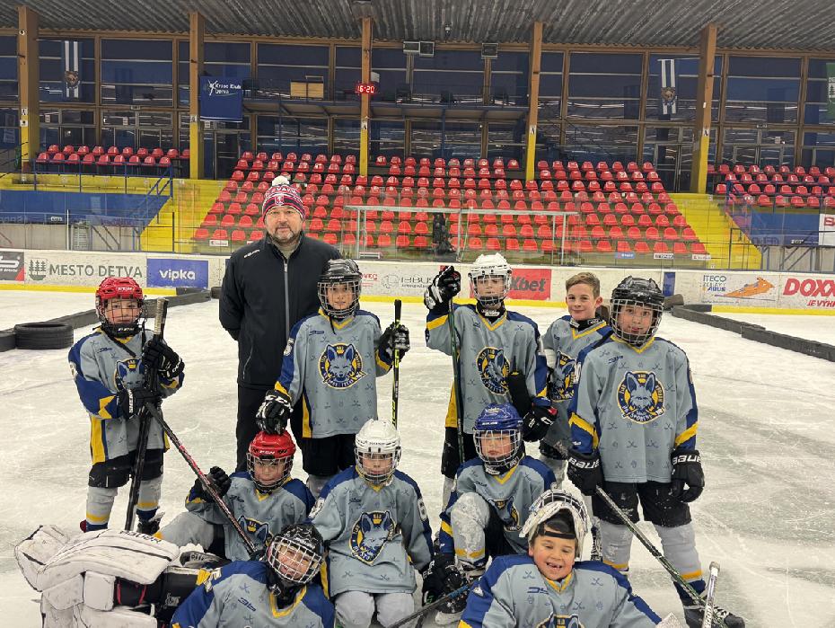 Šakalíci ovládli turnaj v Detve. Tréner Hulina ocenil tímovú hru a vyzdvihol prínos každého hráča